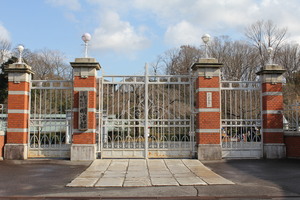 1-1第八高等学校正門.JPG